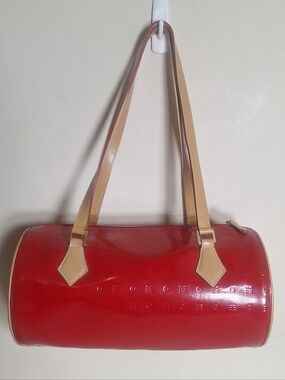 ARCADIA Patent Leather Made 8n Italy RED BARREL BAG